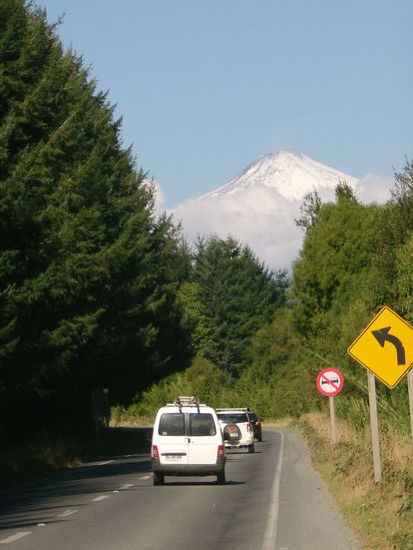 Als ich von der Autobahn abbiege, wird es interessant.