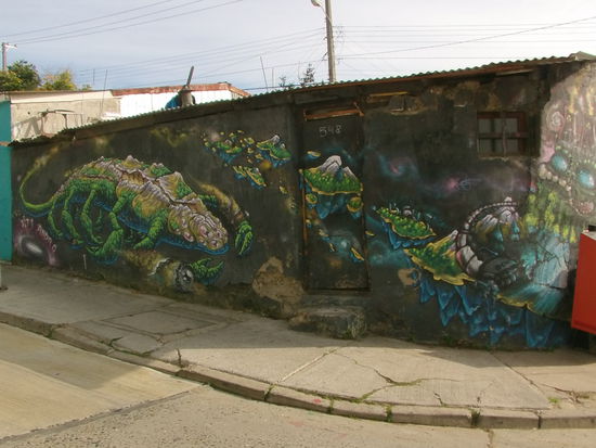 Es gibt kaum ein Haus ohne Graffiti.