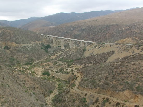 Die Landschaft verändert sich, es wird trockener und karger.