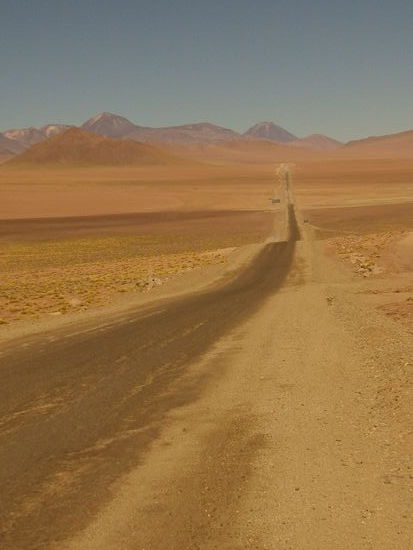 Und für mich immer wieder schön, die Weite und Ruhe der Wüste.