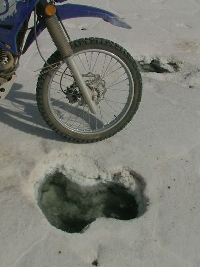 Allerdings sollte man immer die Augen offen halten, es gibt mächtige Löcher im Salz.