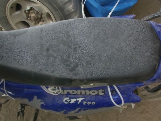 Heute Nacht sollen es -17 Grad gewesen sein. Ich habe Raureif auf dem Sitz