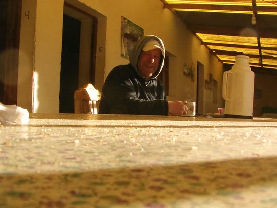 Doch bei einem heißen Kaffee und den ersten Sonnenstrahlen wird mir schnell warm.