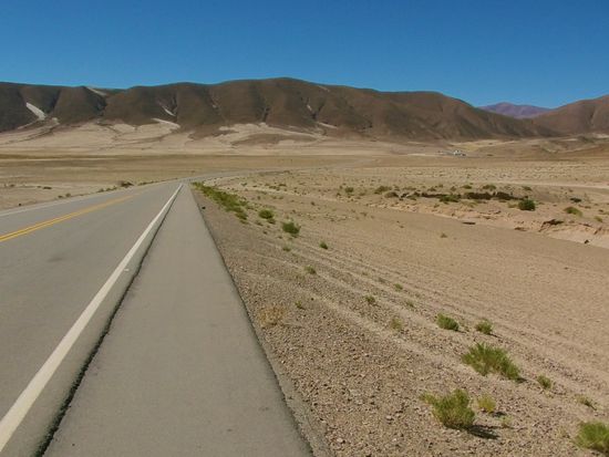 Danach folgt ein sandiger, wüstenähnlicher Abschnitt.