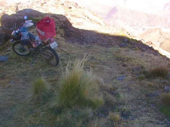 Irgendwann geht es dann nicht weiter und ich lasse das Motorrad zurück.