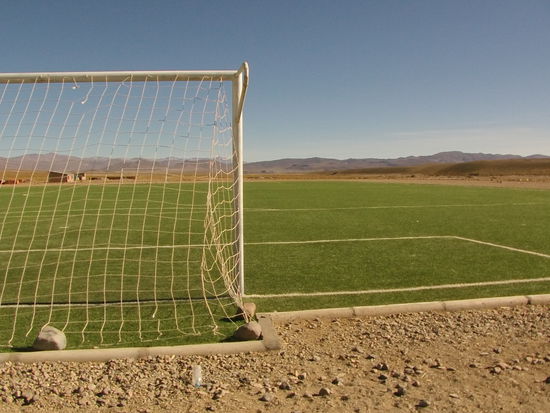 Man wird in jedem Dorf und ist es noch so klein, einen Sportplatz, eine Blaskapelle und eine Kirche finden.