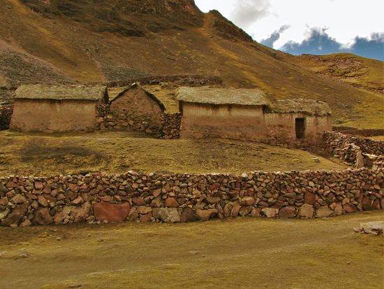 An dieser Stelle kam dann ein kleines Mädchen mit einem Ticketblock, 10 Sol.