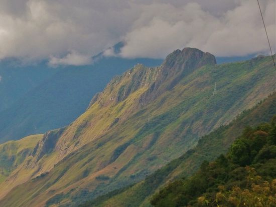 auf die Berge ringsum.