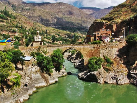 Auf den Pässen ist es orsch kalt, in den Tälern brütend heiß.