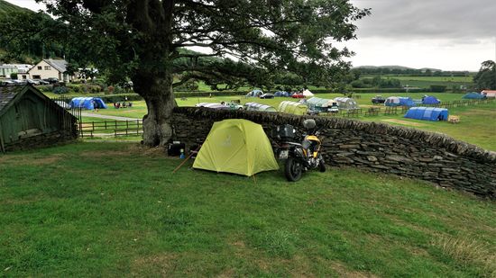 Mal abgesehen von den zahlreichen Kindern war dieser Zeltplatz sehr ruhig, es gab freies Internet, die Sanitäranlagen waren gut und er kostete nur 12 Pfund. Von hieraus mache ich Touren.