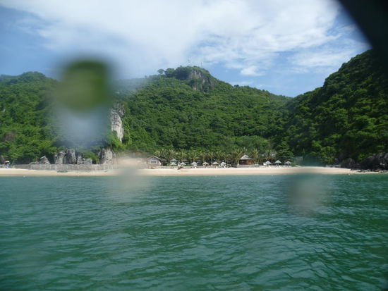 Blick vom Kajak auf unsere Bungalowanlage