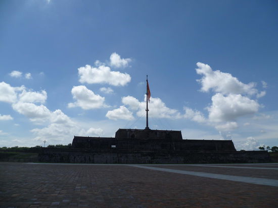 Nicht nur hier zeigen die Vietnamesen ihren Nationalstolz. Es ist allerdings windstill.