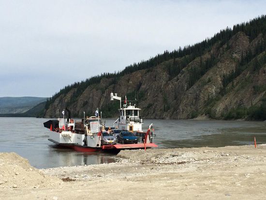 Fähre über den Yukon