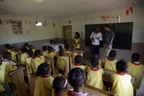 Mit Prof. Dr. Mahefa im Klassenzimmer