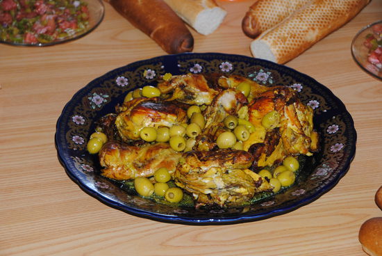 Essen im Internat (Huhn mit Oliven)