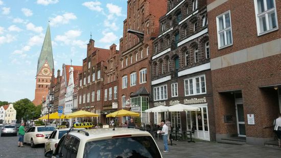 Altstadt mit der Johanniskirche in der immer mal wieder Orgelkonzerte stattfinden. Wir hatten Glück bei einem dabei sein zu dürfen. Wunderschönes Erlebnis.