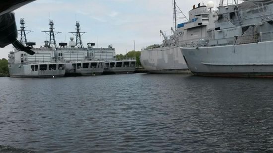 Die ausgemusterten Fregatten die zum Teil als Ersatzteillager dienen.