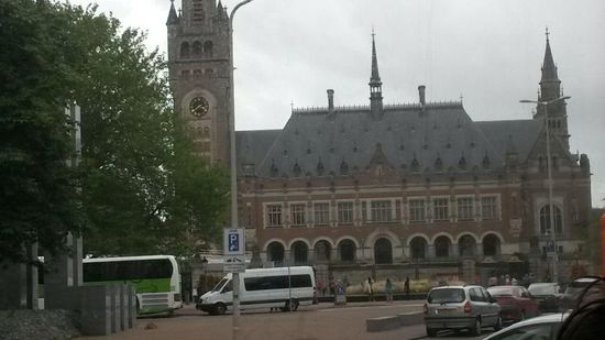 Der internationale Gerichtshof in dem unter anderem die Urteile gegen die Kriegsverbrechen im ex Jugoslawien verhandelt und gesprochen worden sind.