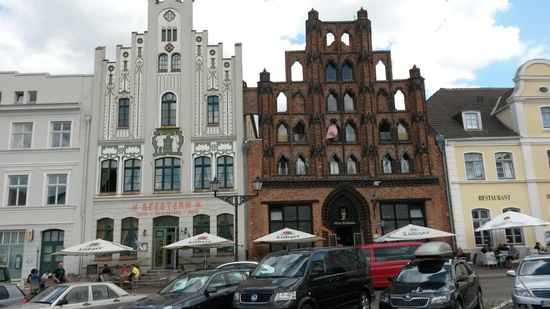 Hier ein Beispiel von alter Bausubstanz aber von innen restauriert und von innen und aussen restauriert.