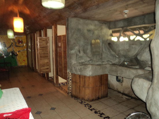 Waschbecken in der Mädchentoilette