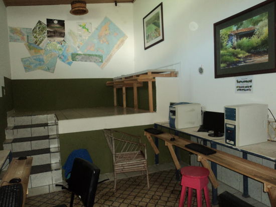 Computerraum bei Amistad Institute