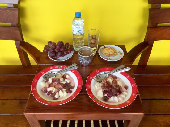 selbstgemachte Frühstück vor unserem Zimmer in Khong Chiam (eines der schönsten Hostels, in denen wir bis jetzt genächtigt haben - neu, sauber und bunt)