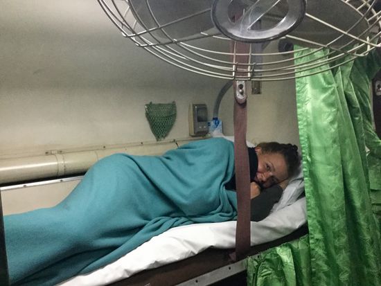 meine Pritsche Im Zug nach Bangkok (übrigens 1. Klasse  )