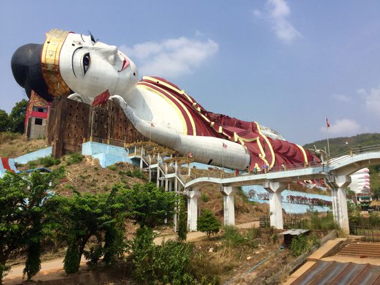 größter liegender Buddha der Welt (180m)