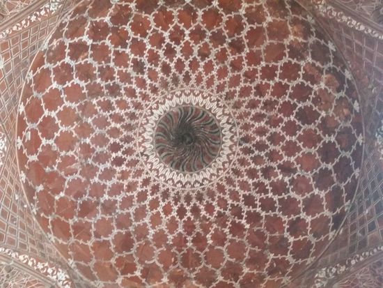 Decke der Moschee seitlich gelegen