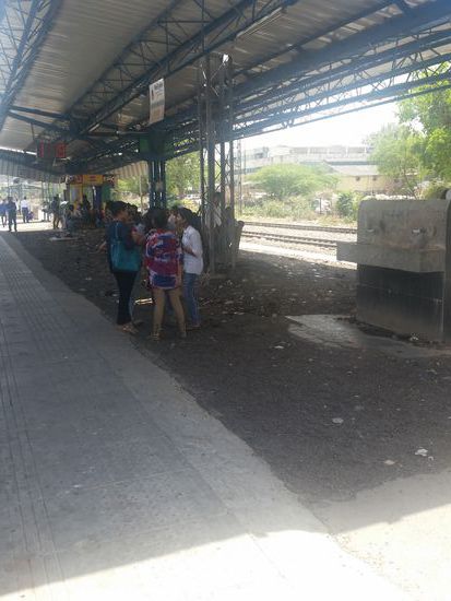 Irgendein Bahnsteig unterwegs nach dehli