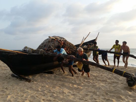Mit vereinten Kräften,auf die Völkerfreundschaft 