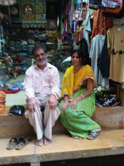 Sehr nettes Ehepaar,verkauft Kleidung