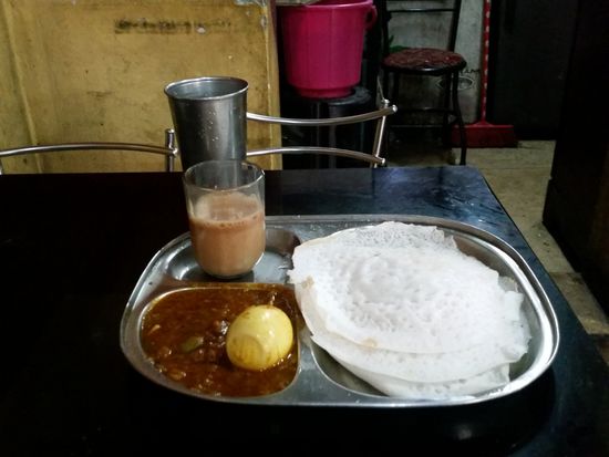 Frühstück egg-curry. 35 rupies