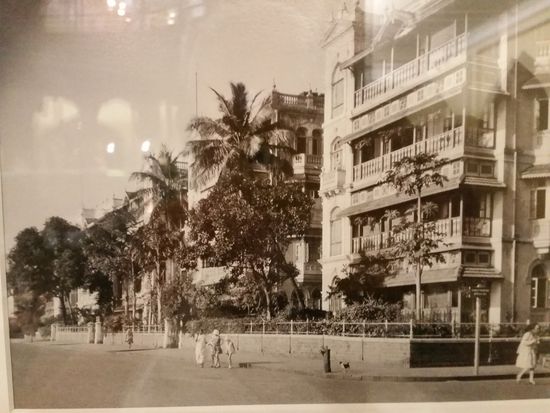 Bombay um 1829...ohne müll und Autos,wie geil war das wohl. Für Herren,wohlgemerkt