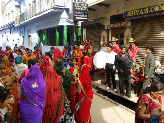 Ein Teil des Orchesters,noch ohne Lautsprecherwagen