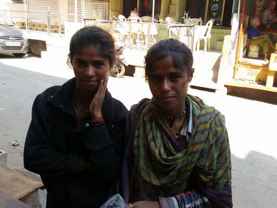 Keine Zwillinge!! Große und kleine Schwester