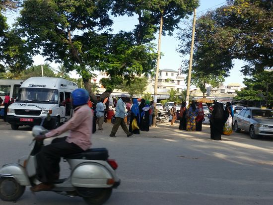 Daladala Abfahrtspunkt. Share Taxi nach überall