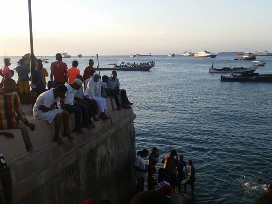 Hier jumpen die Kids ins Nass