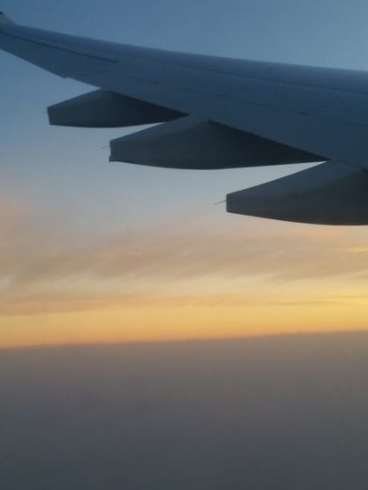 Anflug auf Delhi. Wenn man zoomt,erkennt man hinten den Annapurna