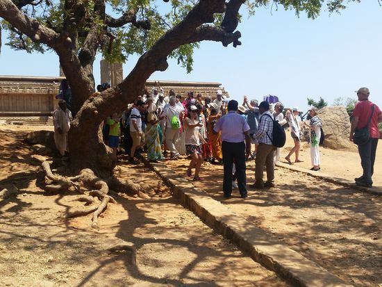 Spanisch-indische Reisegruppe