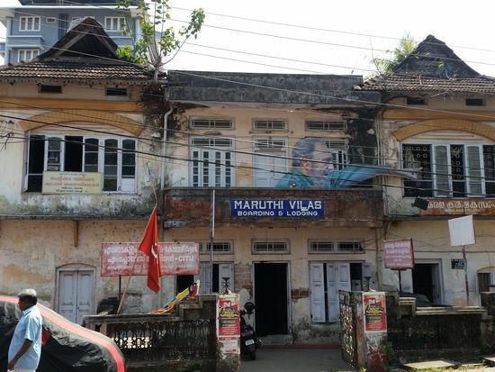 Alterwürdiges Gebäude