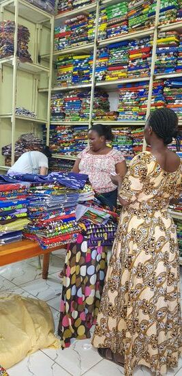 Stoffgeschäft in Moshi