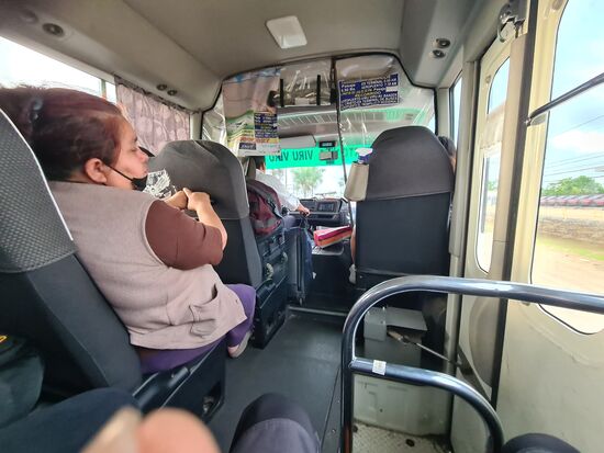 Günstig ins Zentrum, Linea 135 direkt vorm Airport, 1€ ins Zentrum, Taxi mind 30€