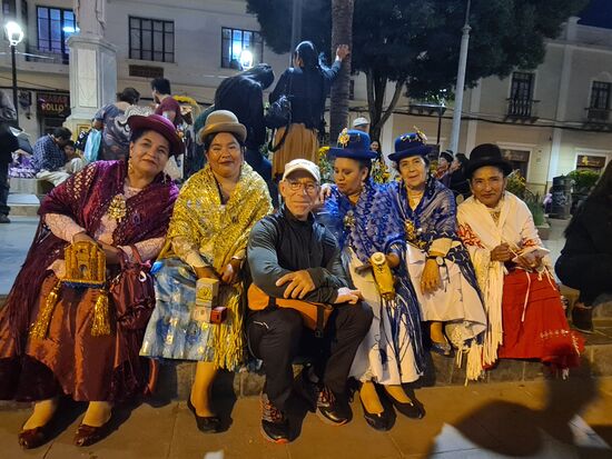 Gruppenbild mit einem Herren