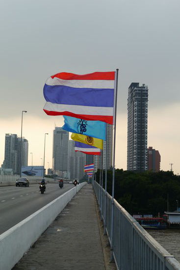 Bangkok - Saphan Taksin-Brücke