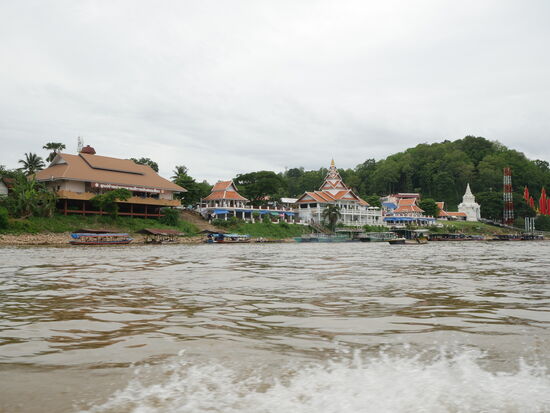 Auf dem Mekong - thailändisches Flussufer
