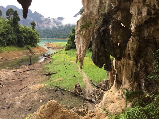 Es gibt in diesem Gebiet auch viele Höhlen.