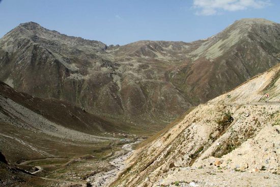 Schroffe Felsen am Ovit Dagi Pass