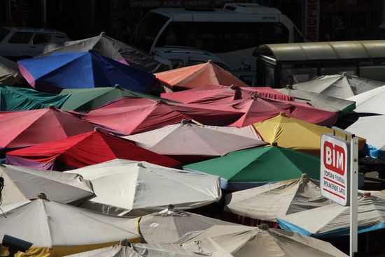 Unter den Marktschirmen