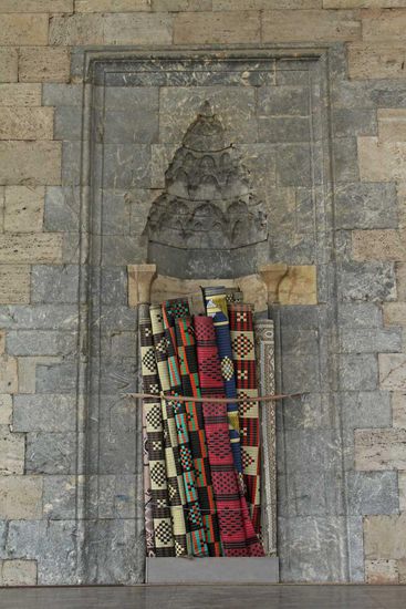 Ali Pasa Camii - Gebetsteppiche